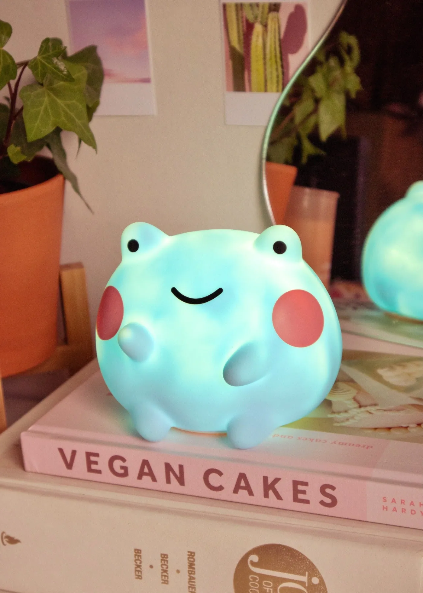 Pastel Ebbo Frog Night Light