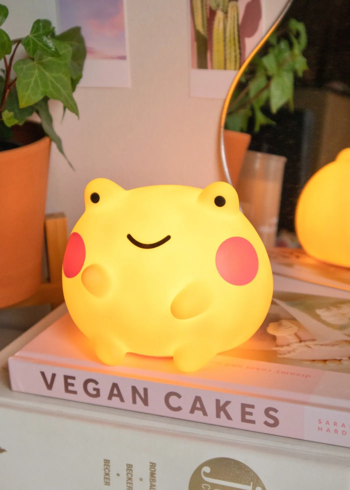 Pastel Ebbo Frog Night Light