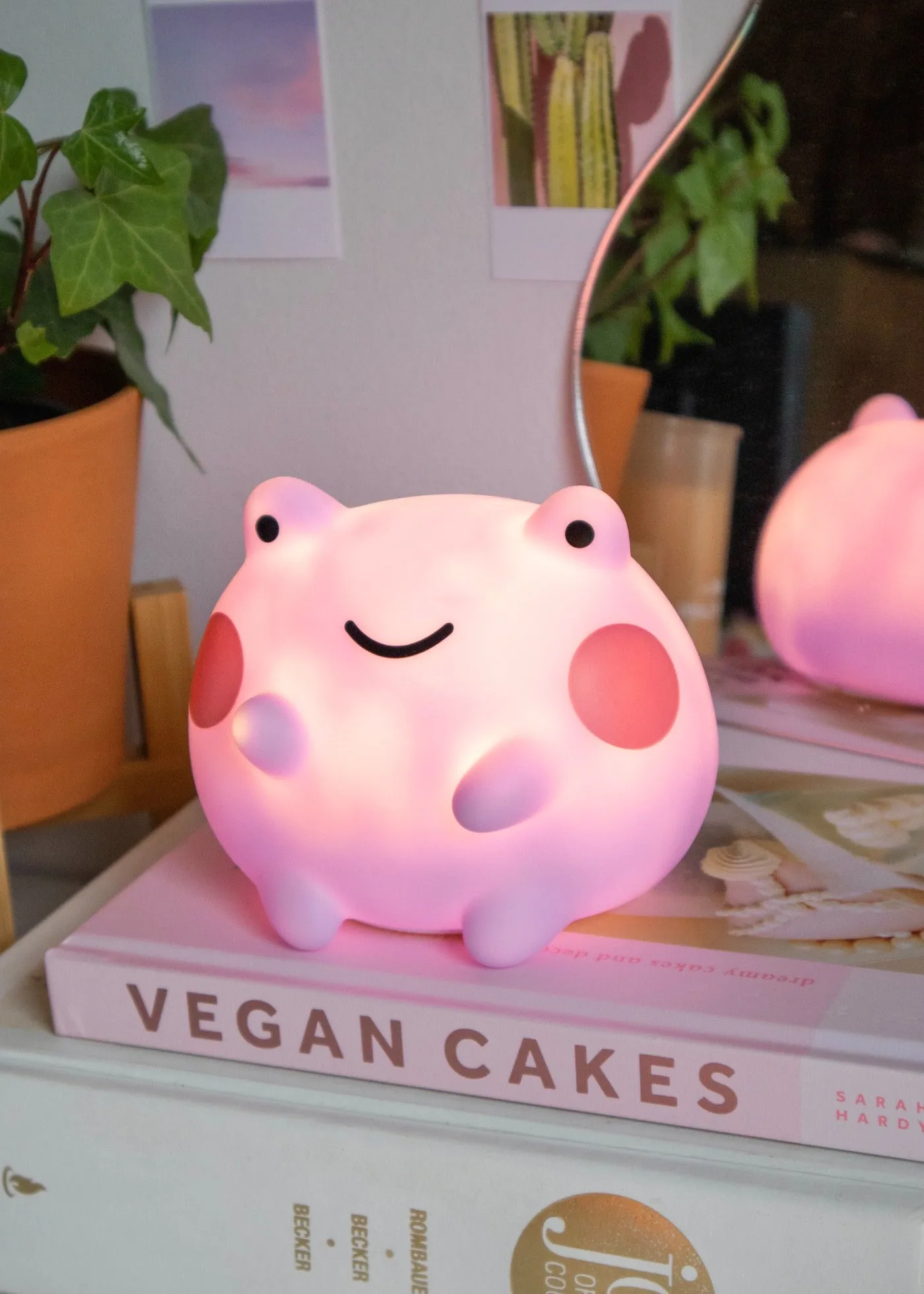 Pastel Ebbo Frog Night Light
